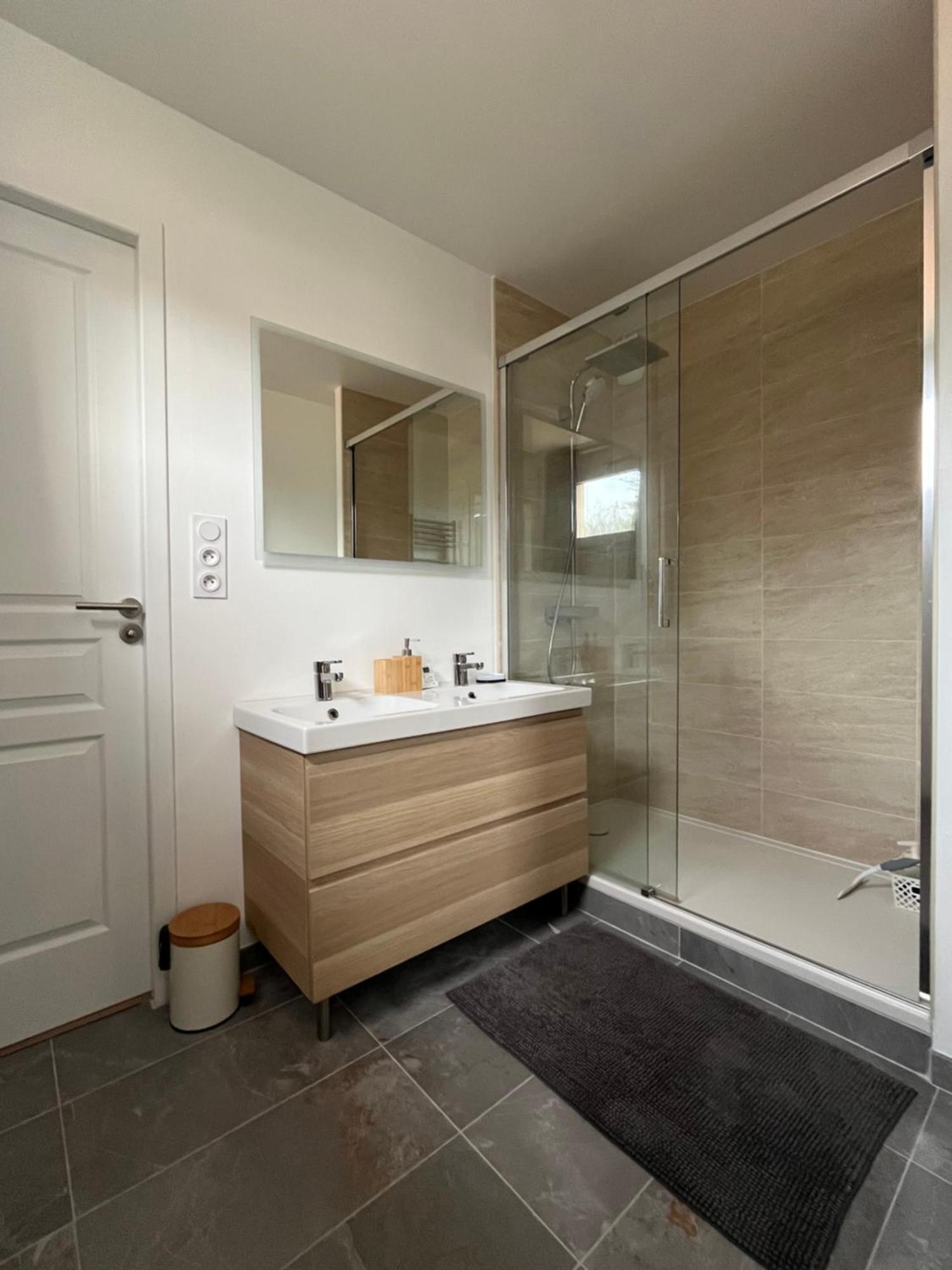 Appartement Cosy Et Confortable Saint-Genis-Laval Eksteriør bilde