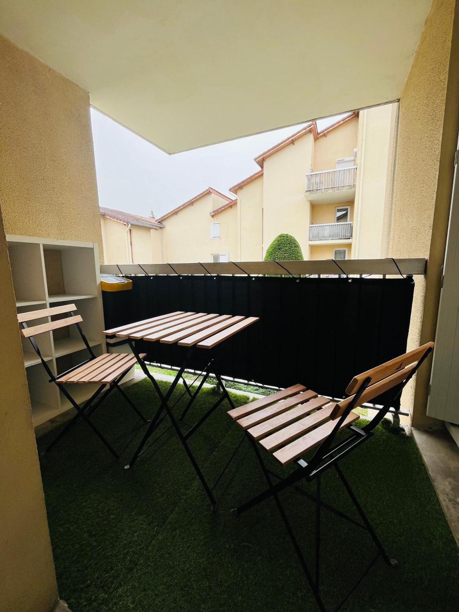 Appartement Cosy Et Confortable Saint-Genis-Laval Eksteriør bilde