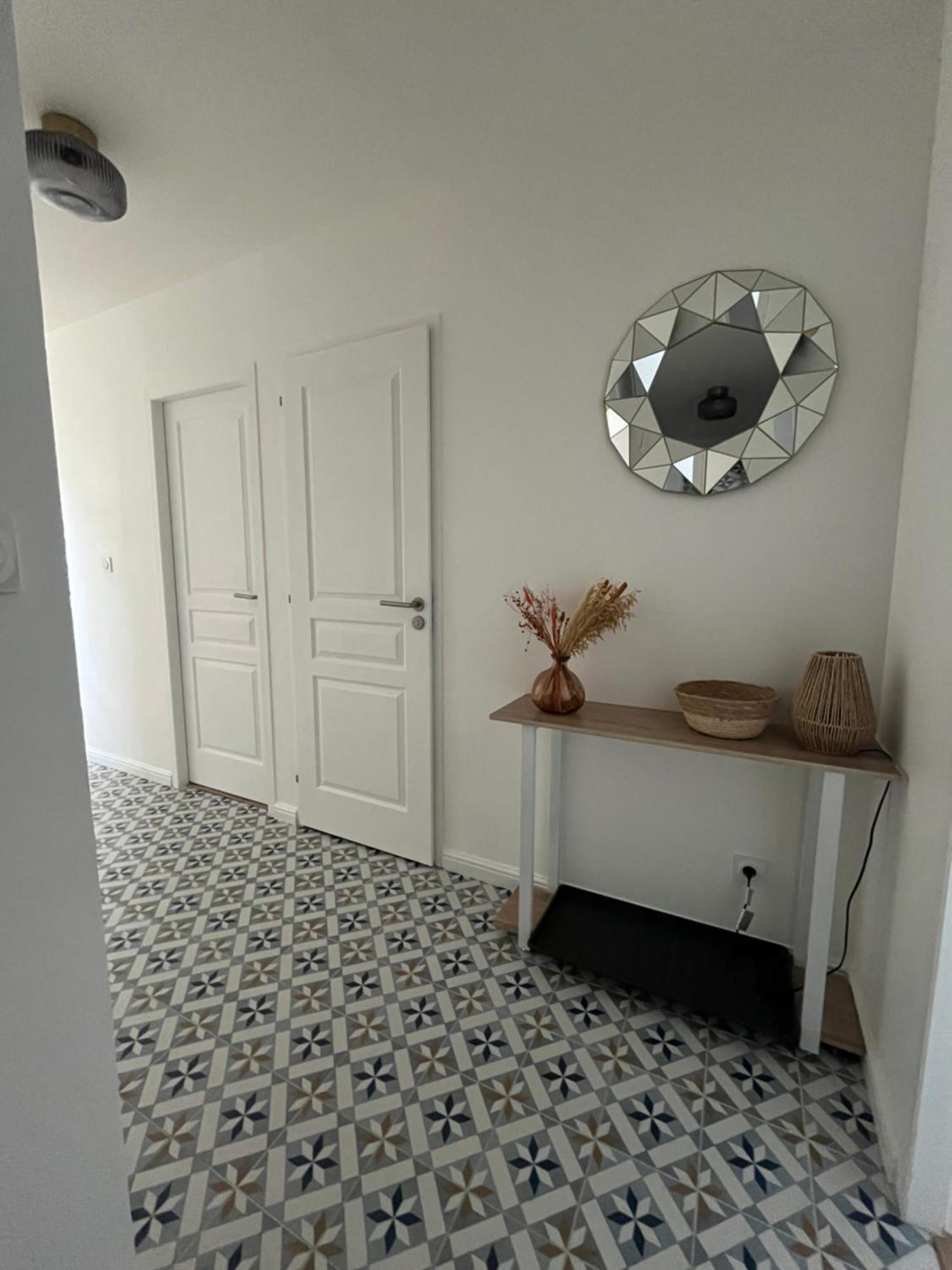 Appartement Cosy Et Confortable Saint-Genis-Laval Eksteriør bilde